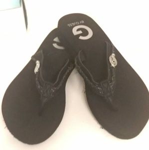 Girls Size 5 Guess Black Flip Flops